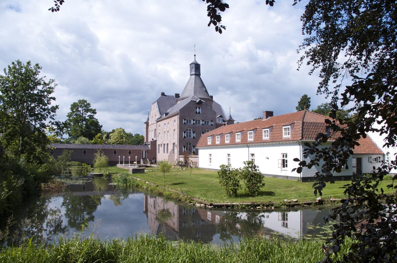 مبيت وإفطار Haelen Kasteel Aldenghoor المظهر الخارجي الصورة